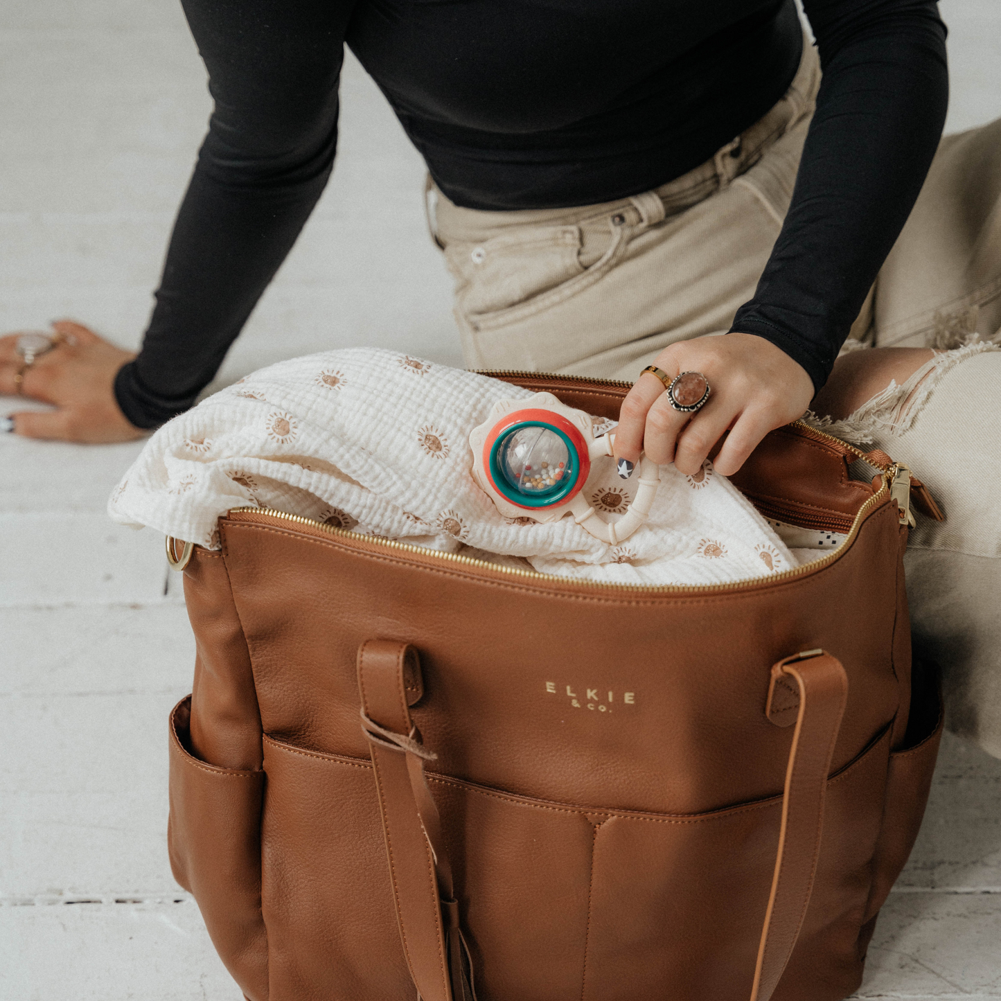 Aberdeen // Genuine Leather Convertible Tote Tote Elkie & Co.